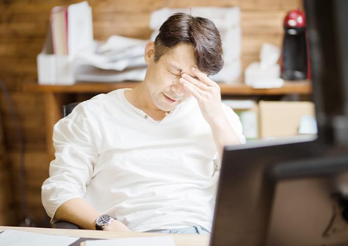 アルコール依存症の人が発するサイン