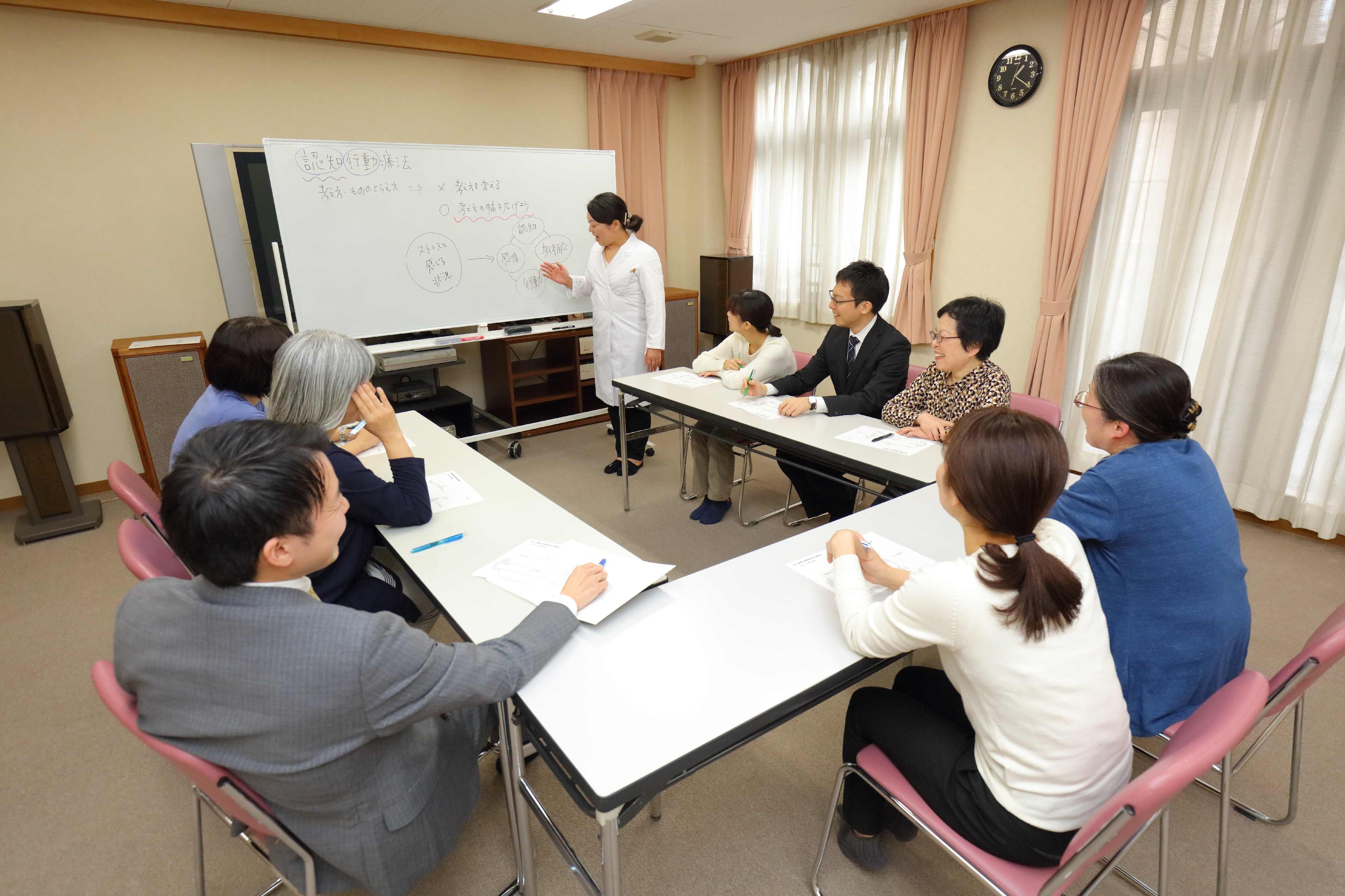 SAD治療コラム　社交不安障害・社会不安障害・あがり症のグループ療法について